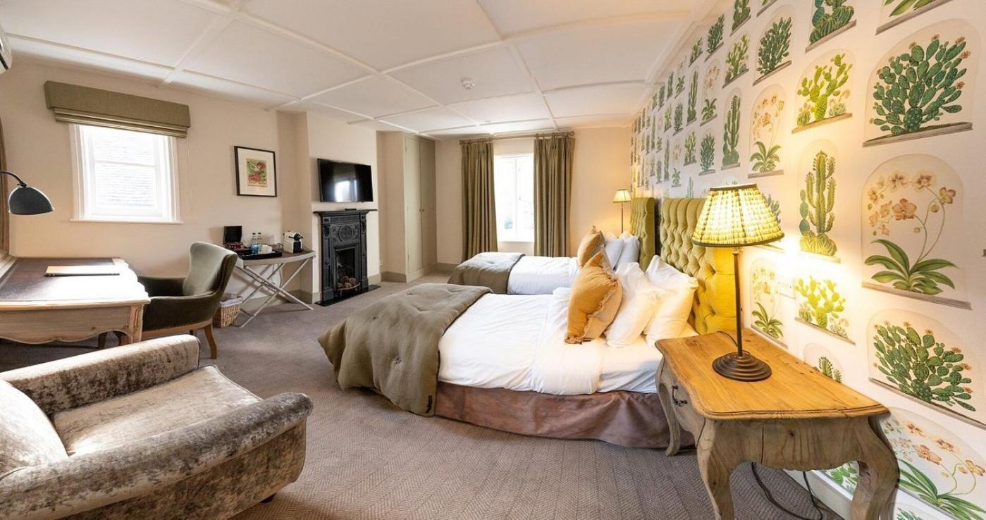 The Swan Inn Chiddingfold Rum bild